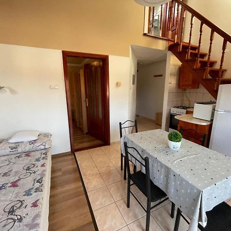 Hellasz Apartman ยูลา ภายนอก รูปภาพ