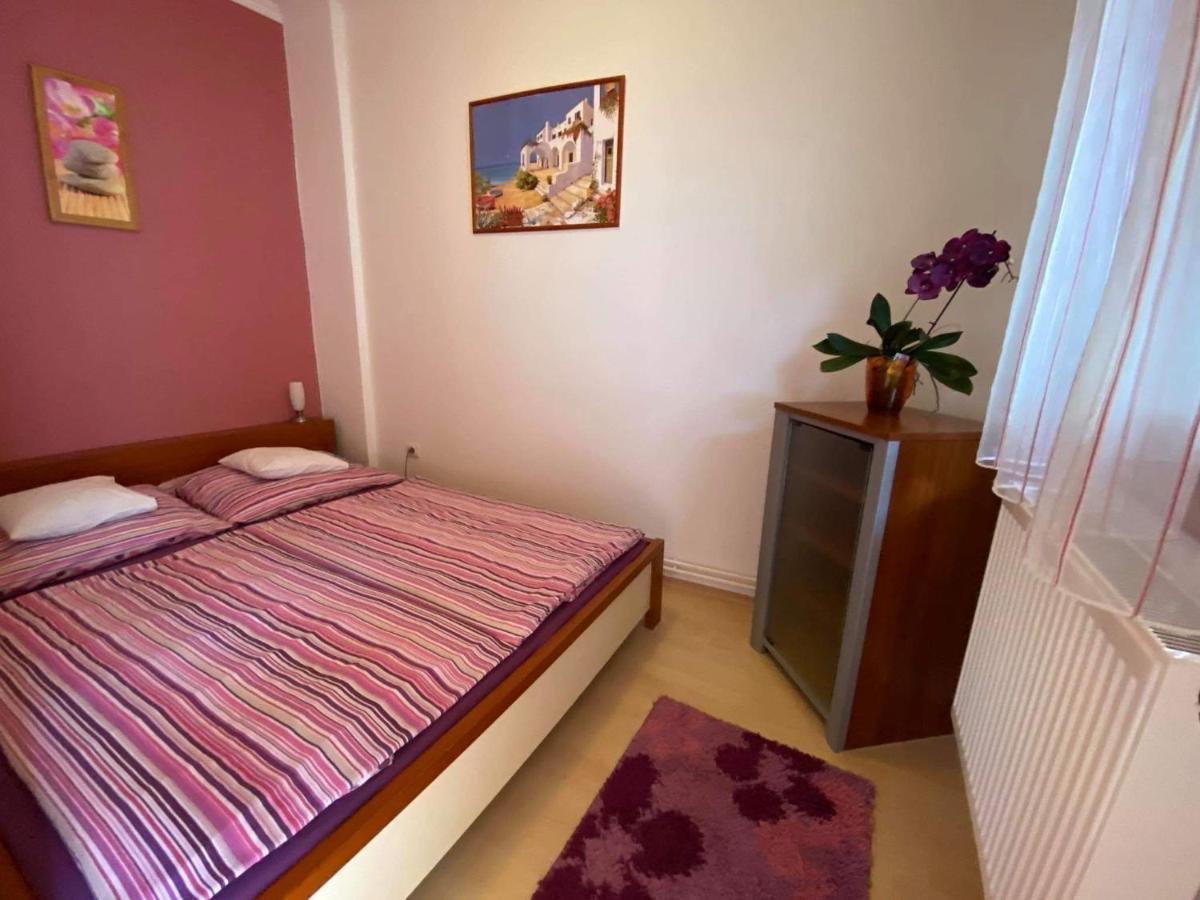 Hellasz Apartman ยูลา ภายนอก รูปภาพ