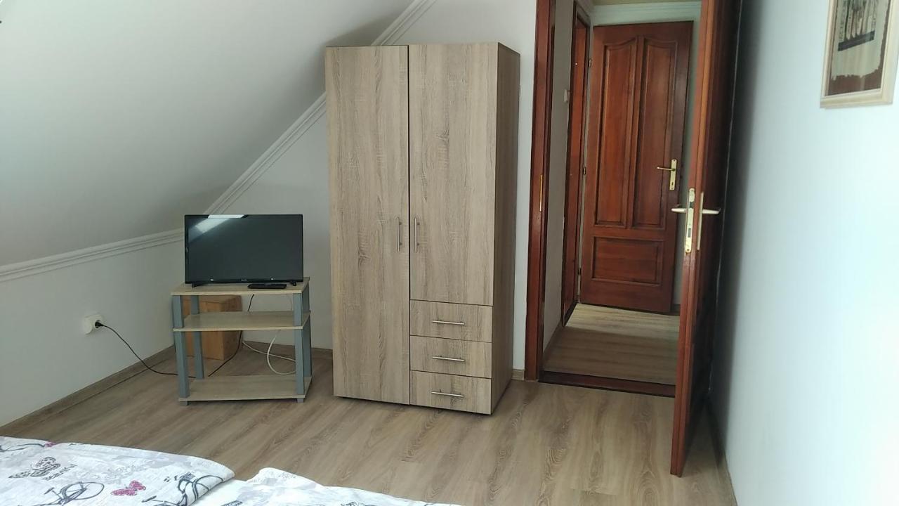 Hellasz Apartman ยูลา ภายนอก รูปภาพ
