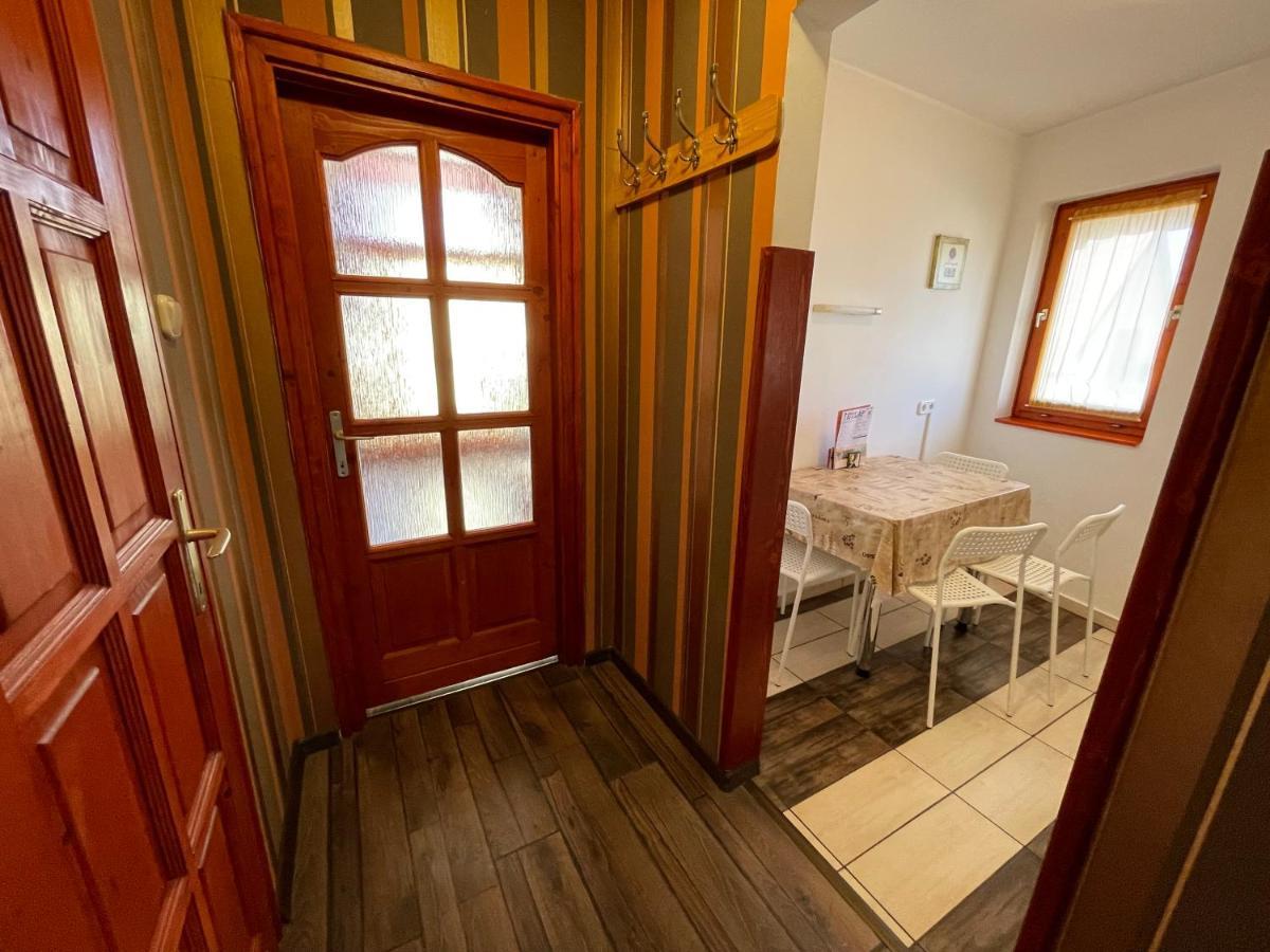 Hellasz Apartman ยูลา ภายนอก รูปภาพ